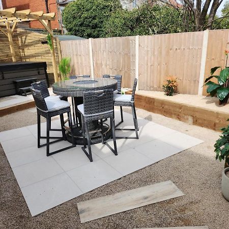 XxfabulousxX 4Bed semi, sleeps 8, 2 bathrooms Blackpool Bagian luar foto