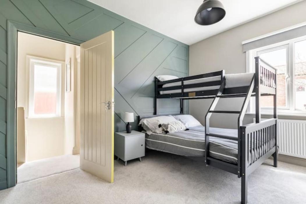 XxfabulousxX 4Bed semi, sleeps 8, 2 bathrooms Blackpool Bagian luar foto