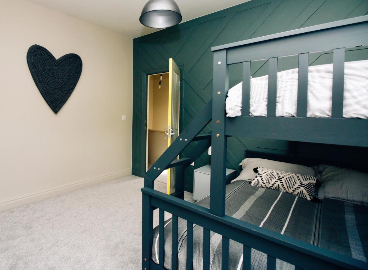 XxfabulousxX 4Bed semi, sleeps 8, 2 bathrooms Blackpool Bagian luar foto