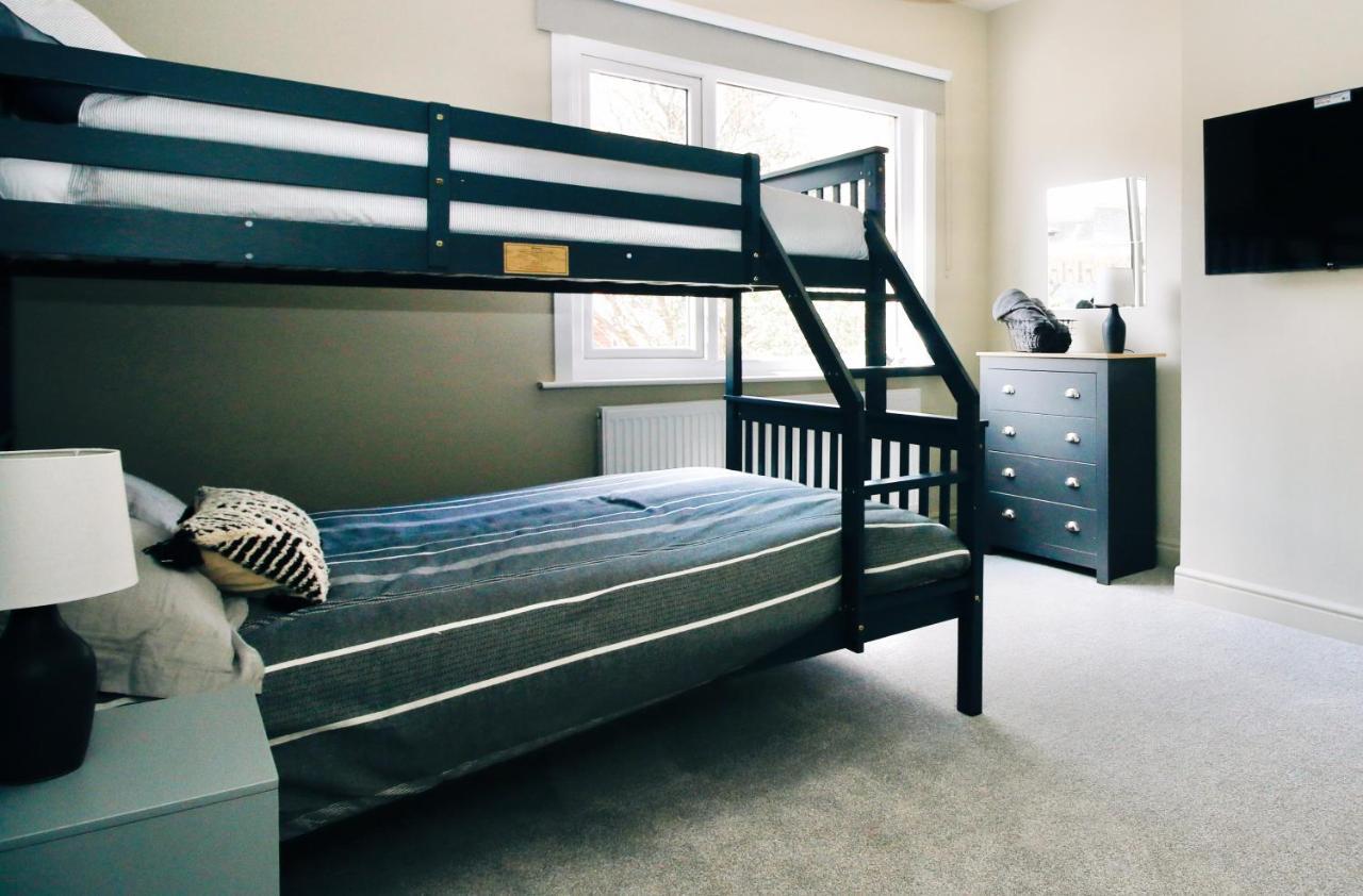 XxfabulousxX 4Bed semi, sleeps 8, 2 bathrooms Blackpool Bagian luar foto