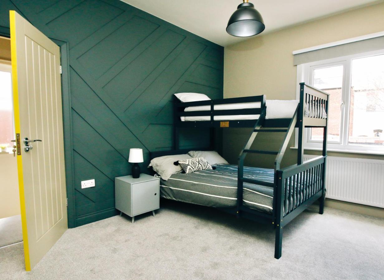 XxfabulousxX 4Bed semi, sleeps 8, 2 bathrooms Blackpool Bagian luar foto
