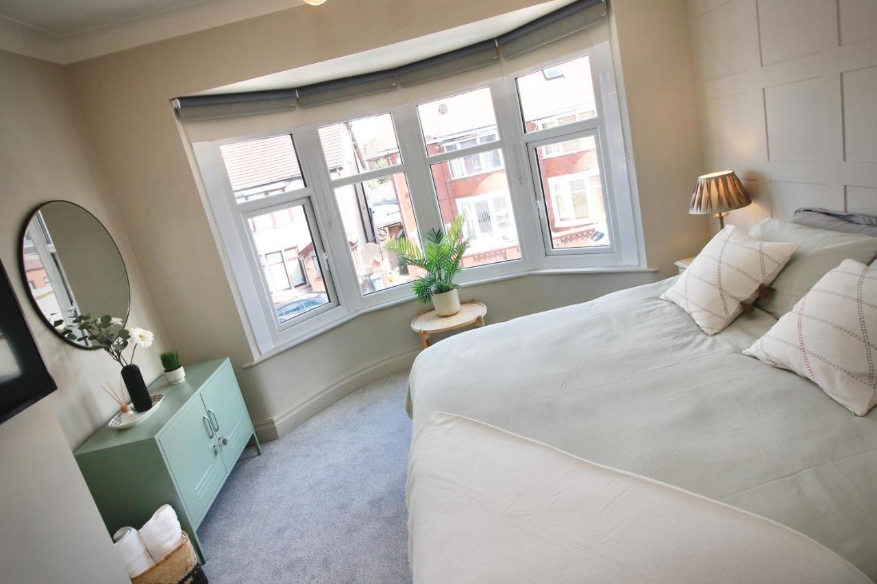 XxfabulousxX 4Bed semi, sleeps 8, 2 bathrooms Blackpool Bagian luar foto