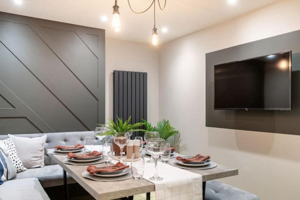 XxfabulousxX 4Bed semi, sleeps 8, 2 bathrooms Blackpool Bagian luar foto