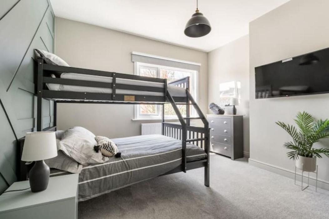 XxfabulousxX 4Bed semi, sleeps 8, 2 bathrooms Blackpool Bagian luar foto
