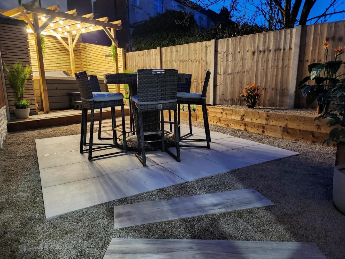 XxfabulousxX 4Bed semi, sleeps 8, 2 bathrooms Blackpool Bagian luar foto